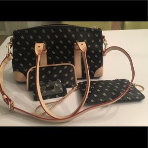 Dooney &Bourke Black brown crossbag